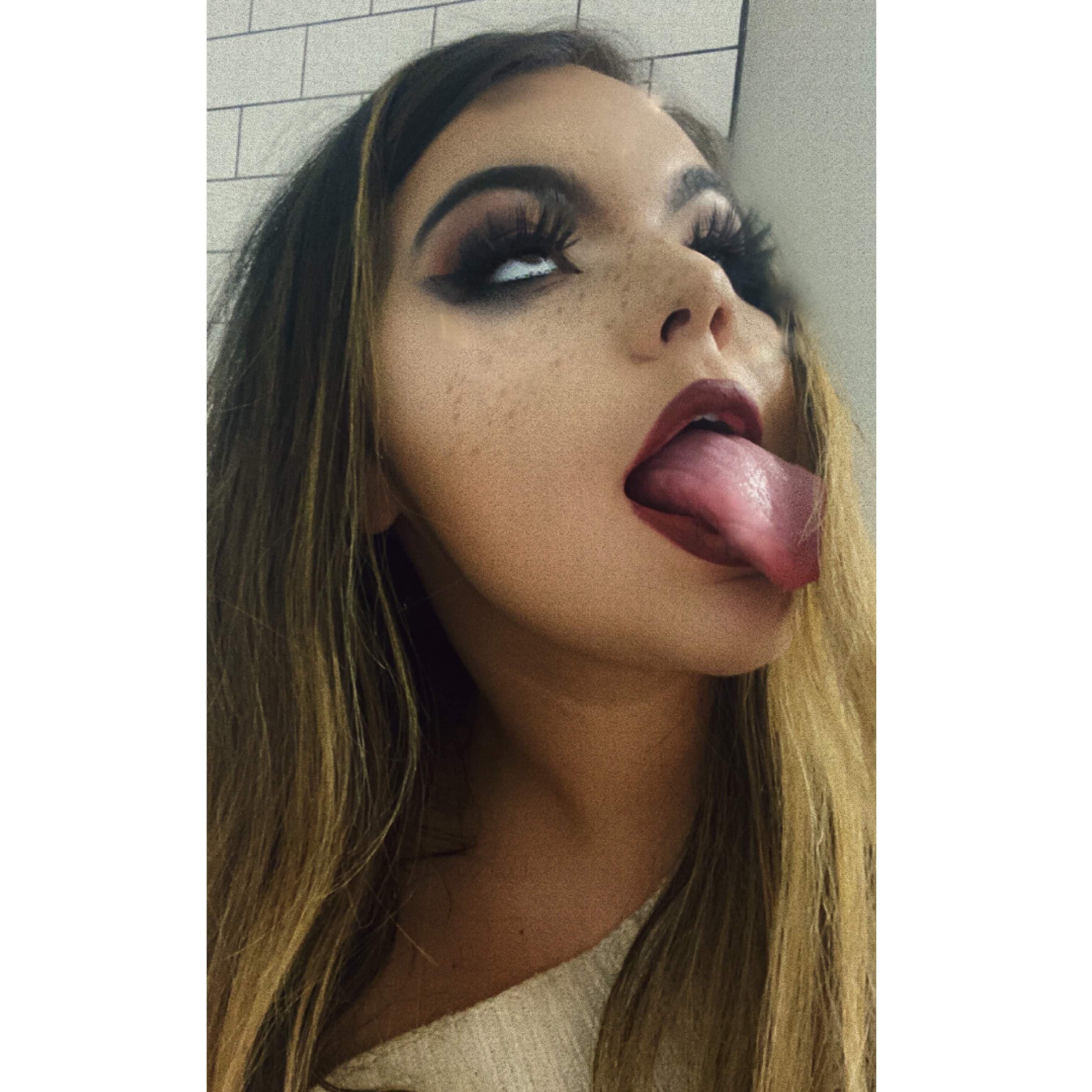 K A L E S 👅🍆