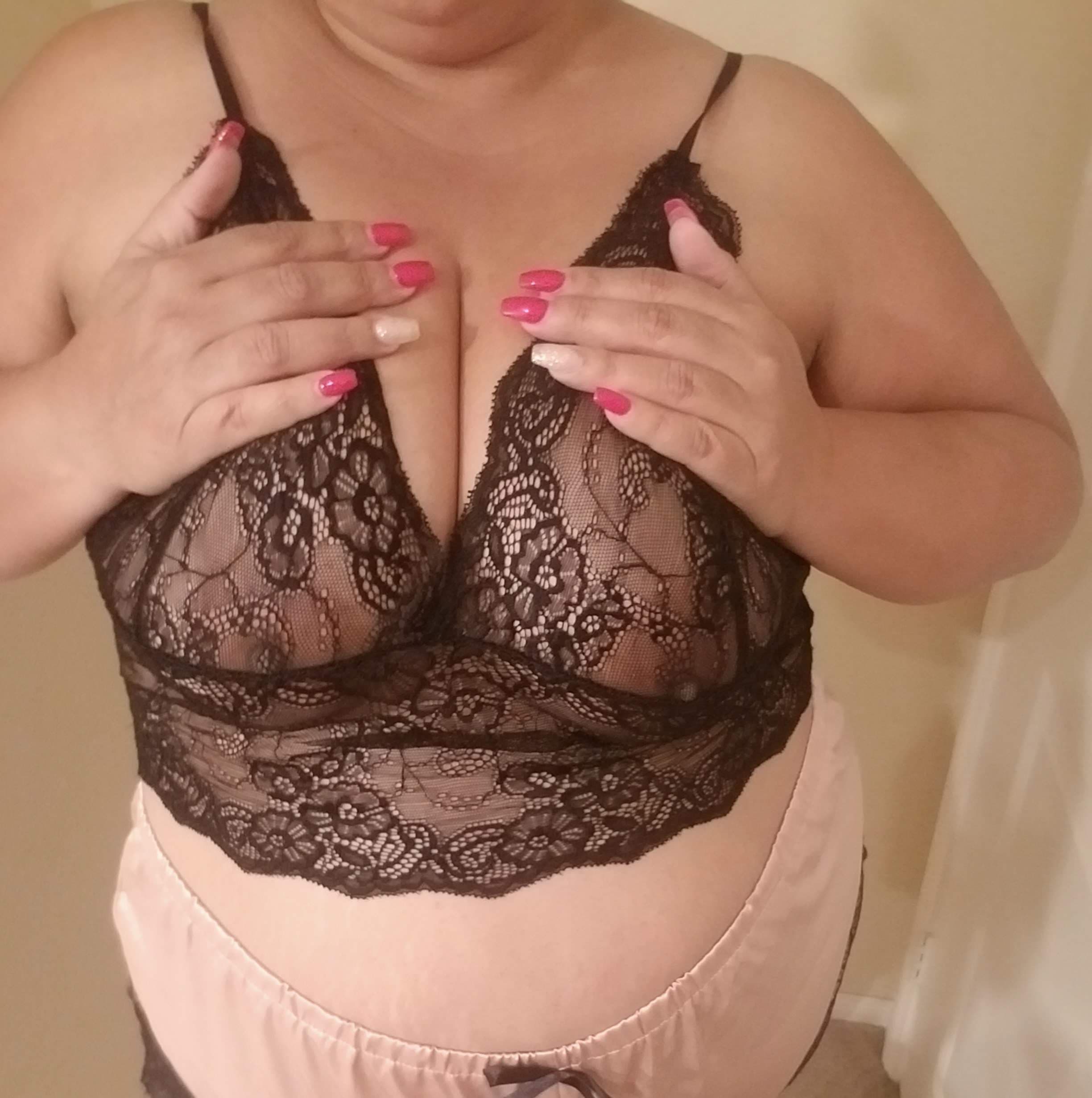 Curvy_Scorpio40