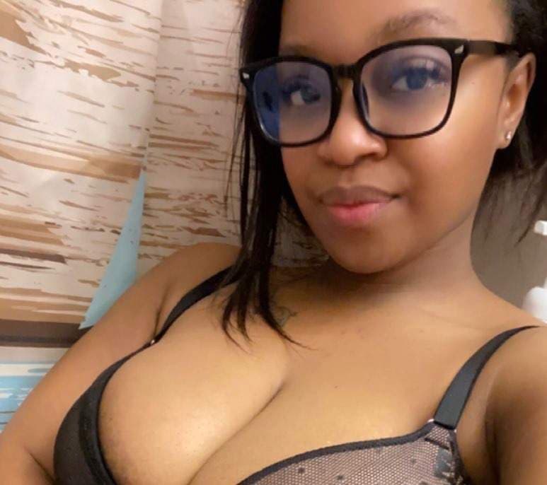 T 🌸