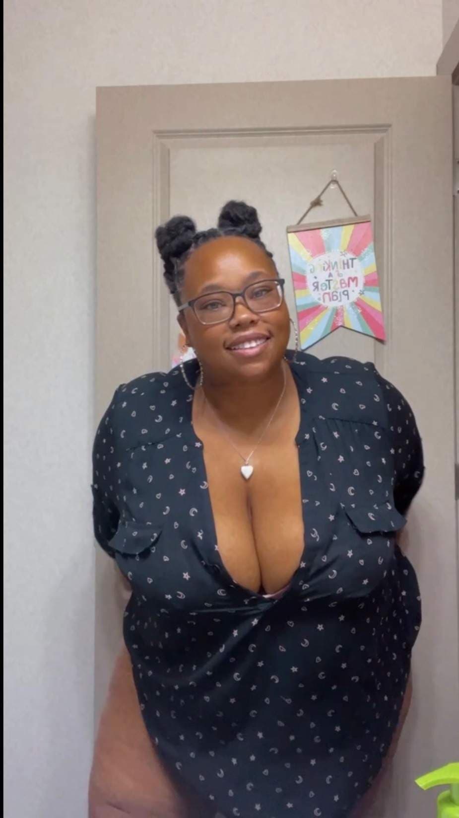 KrissiMonique