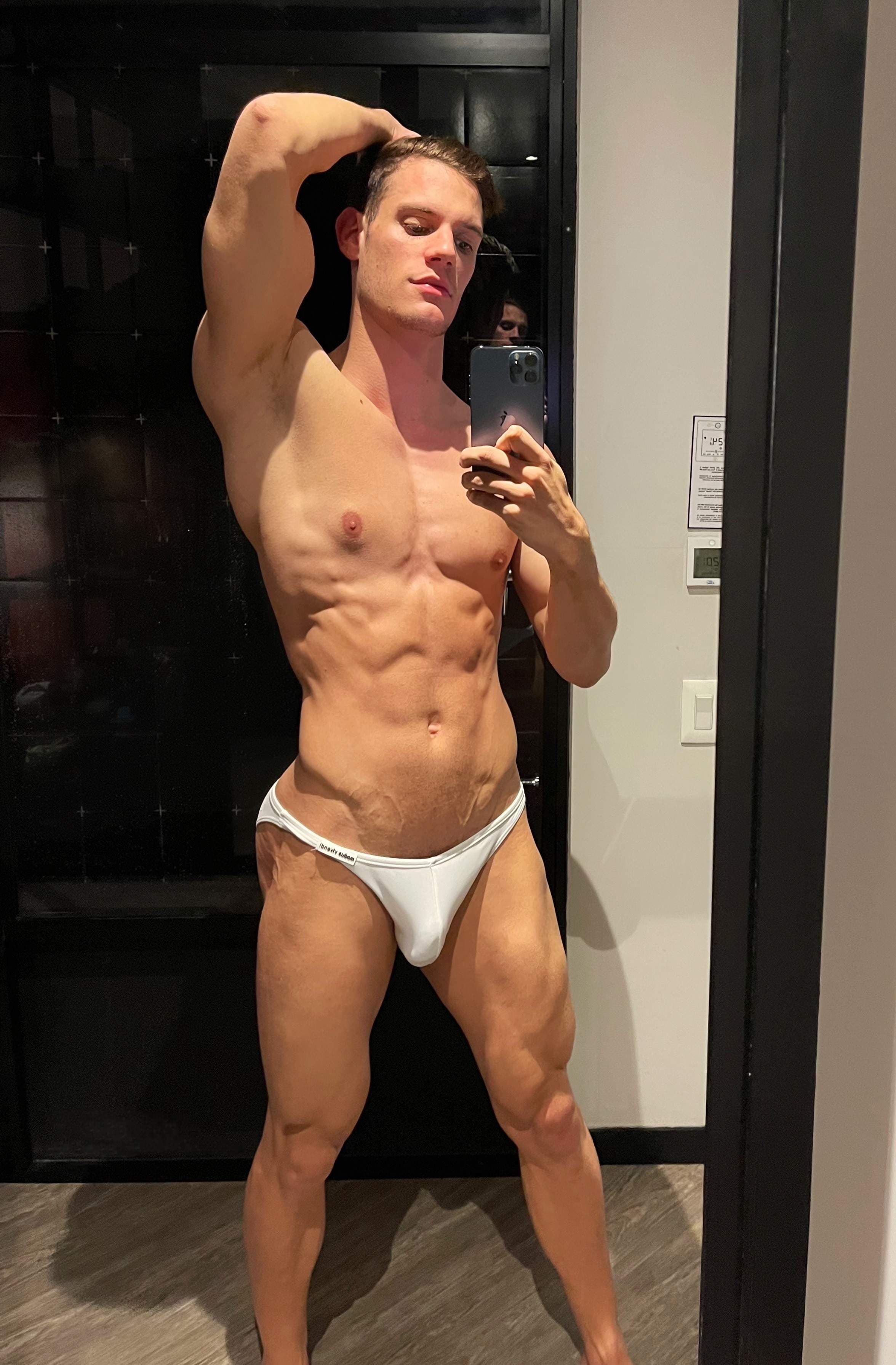Azar Neves
