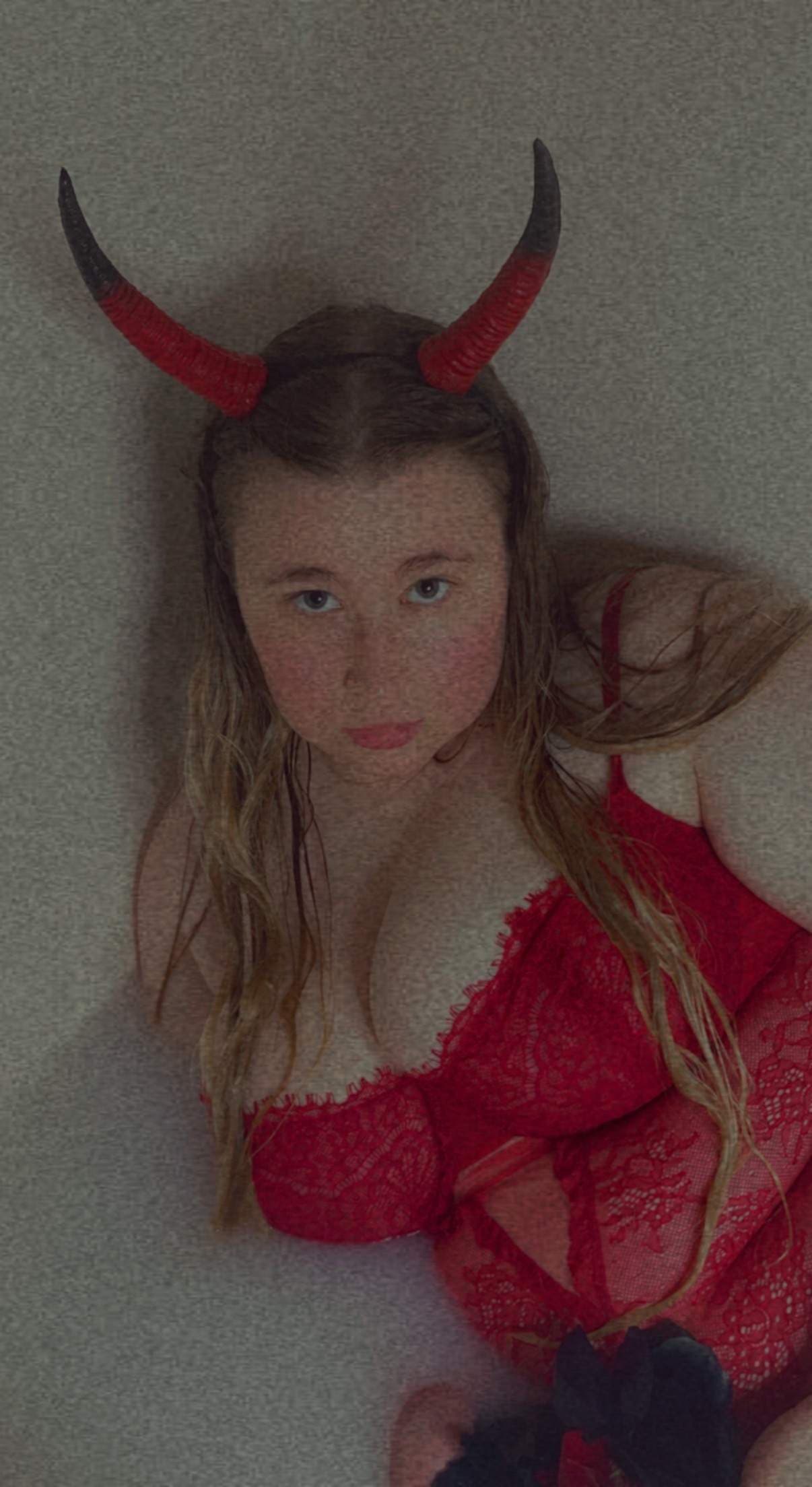 E 😈