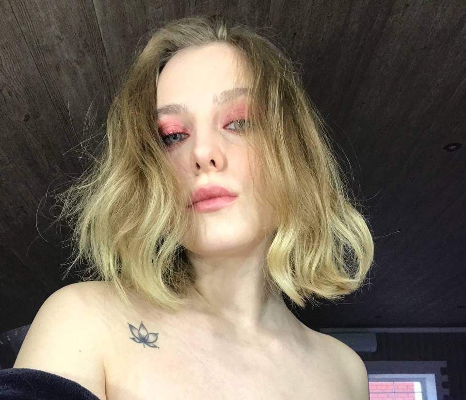 🥥Nina Palmer🥥