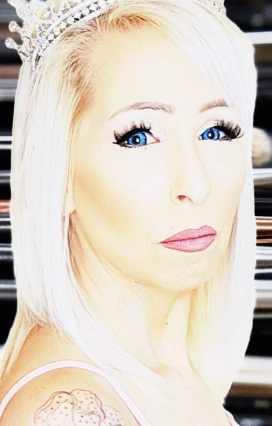 👑 Esmée Queen 👑
