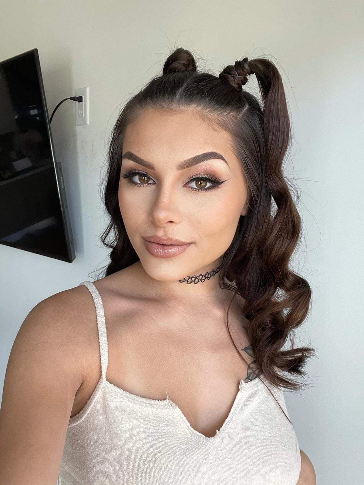 Reyna DelaCruz 🦋