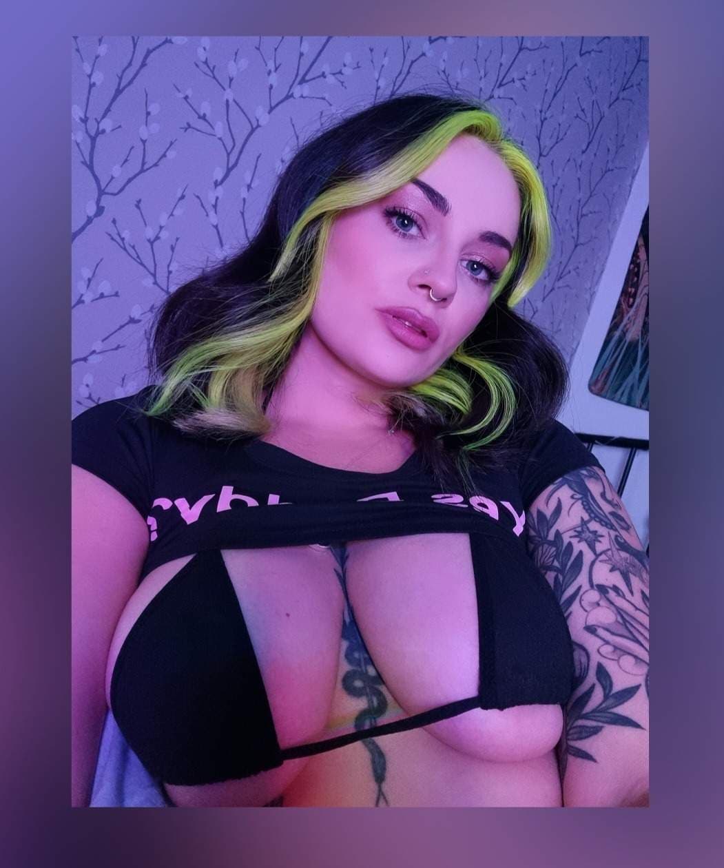 Laura K