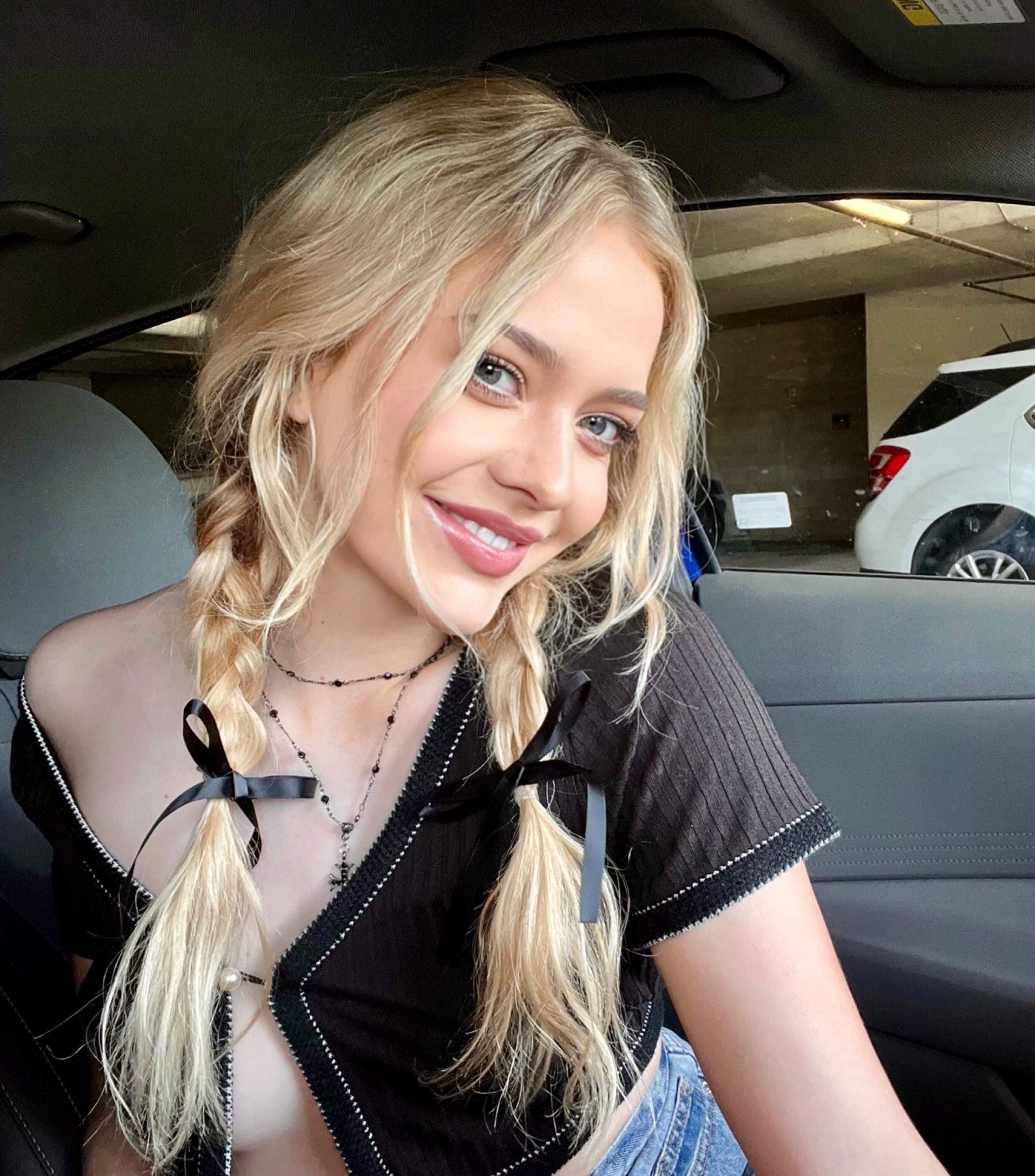 Chloe Carter
