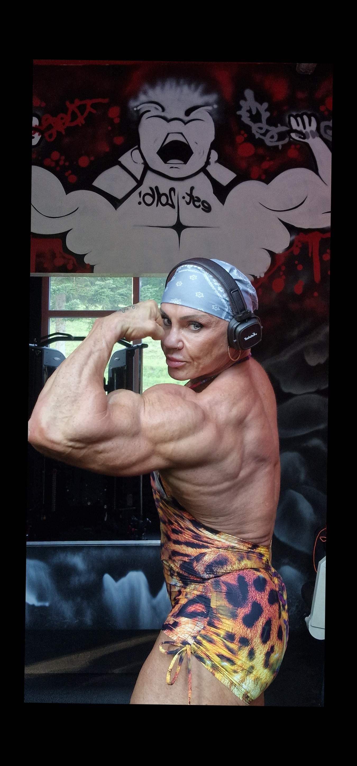 Jay Fuchs Ifbb pro🇨🇭