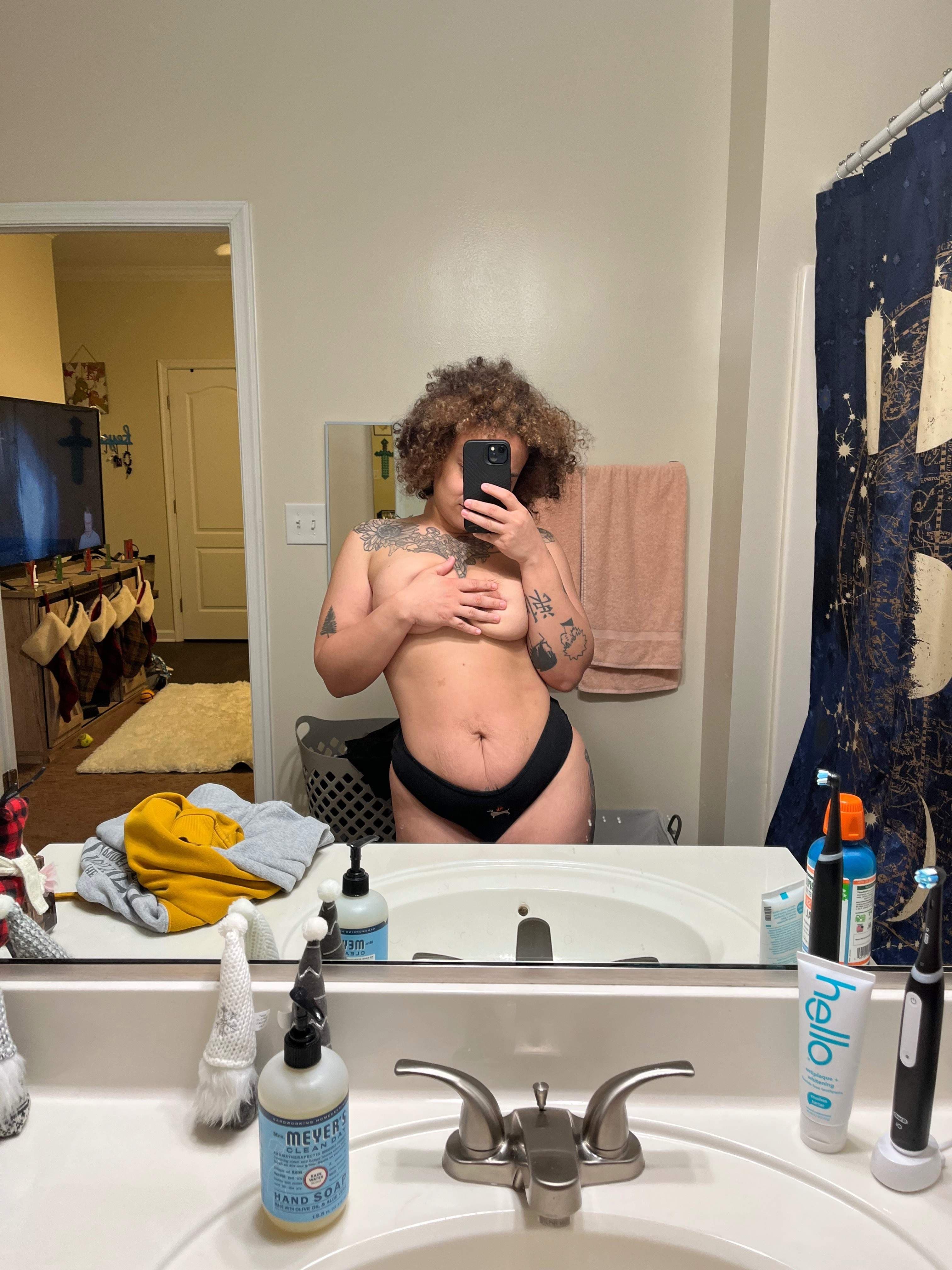 Bri 🖤🌻