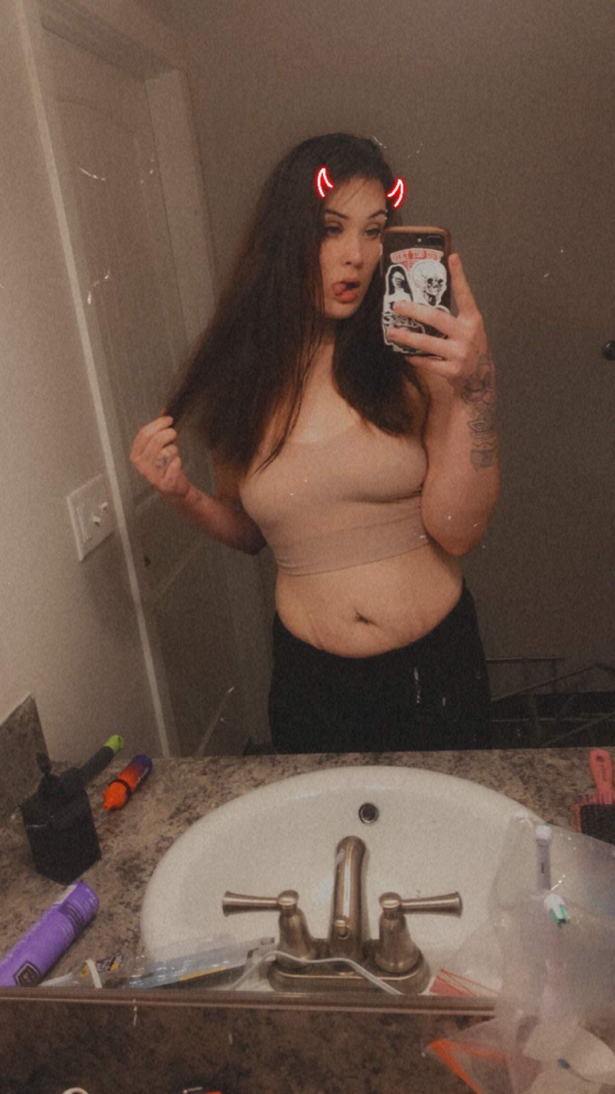 😘 wanna see my heart clit