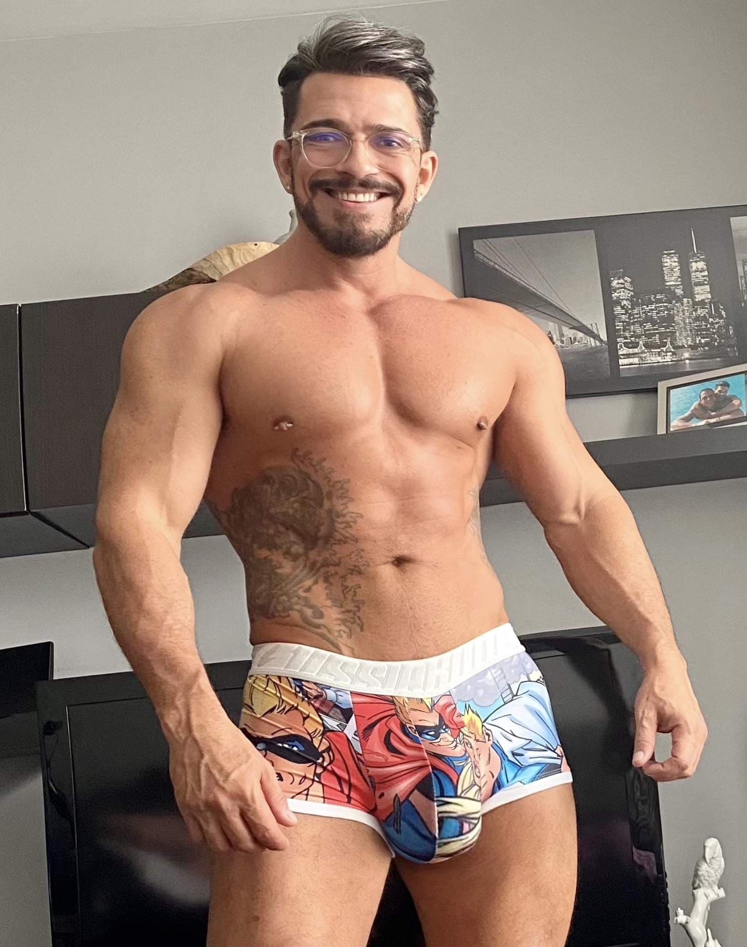 🧜🏽‍♂️ Tritón 🔱