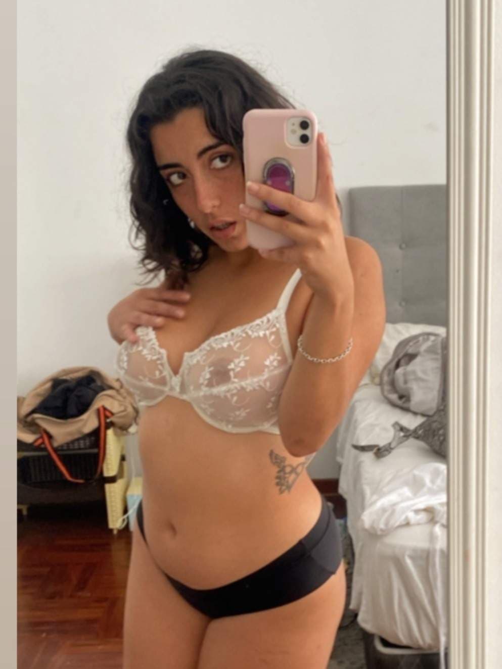 MELISSA - YOUR FAVORITE COLLEGE LATINA
