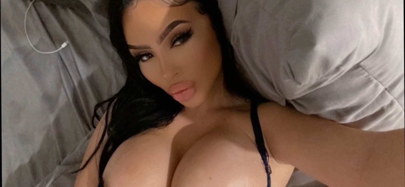 E THE DOLL 👅