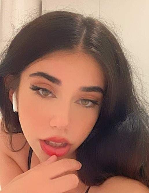 Amy Violet 🖤