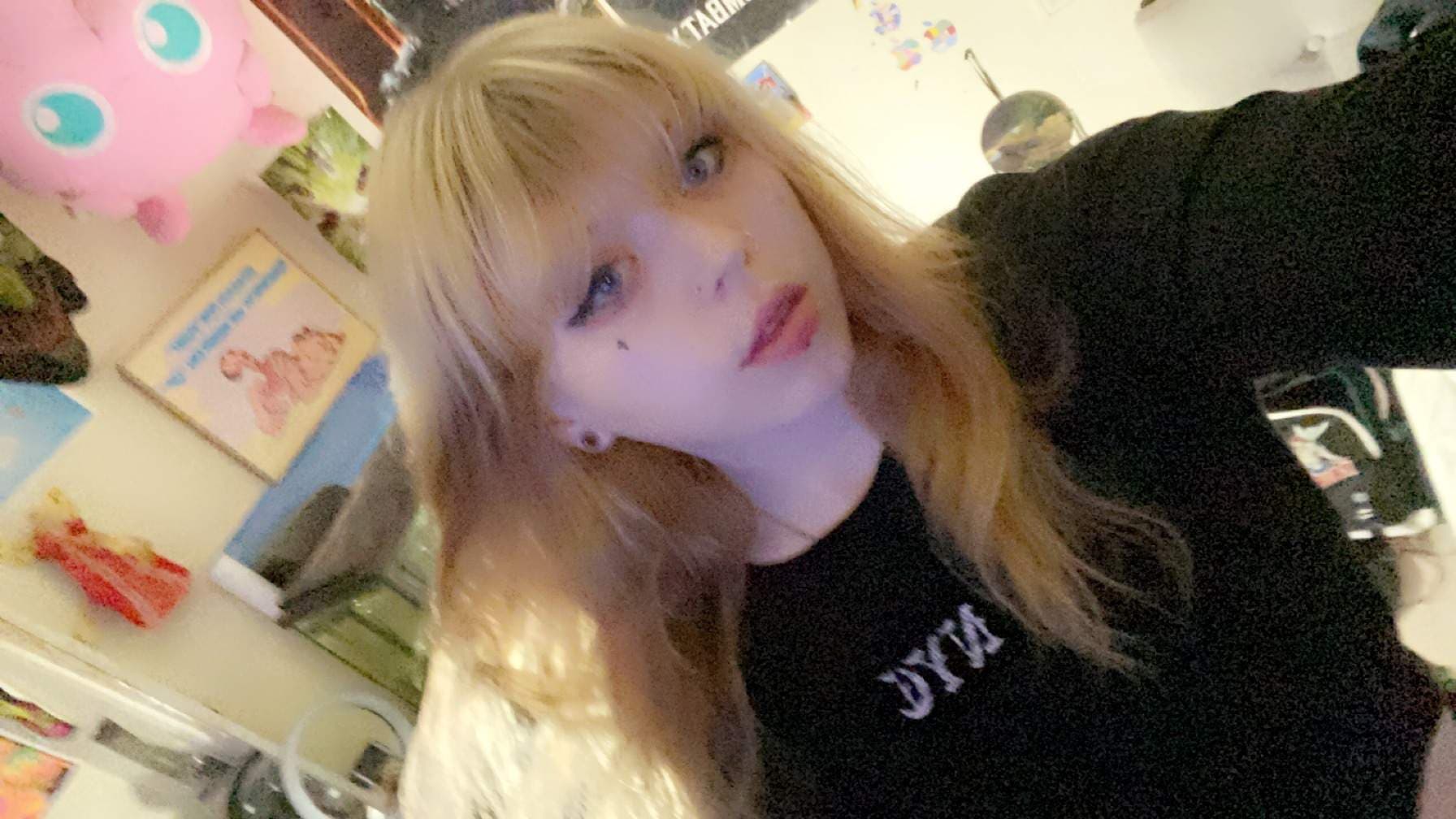 Queen Kelly Official