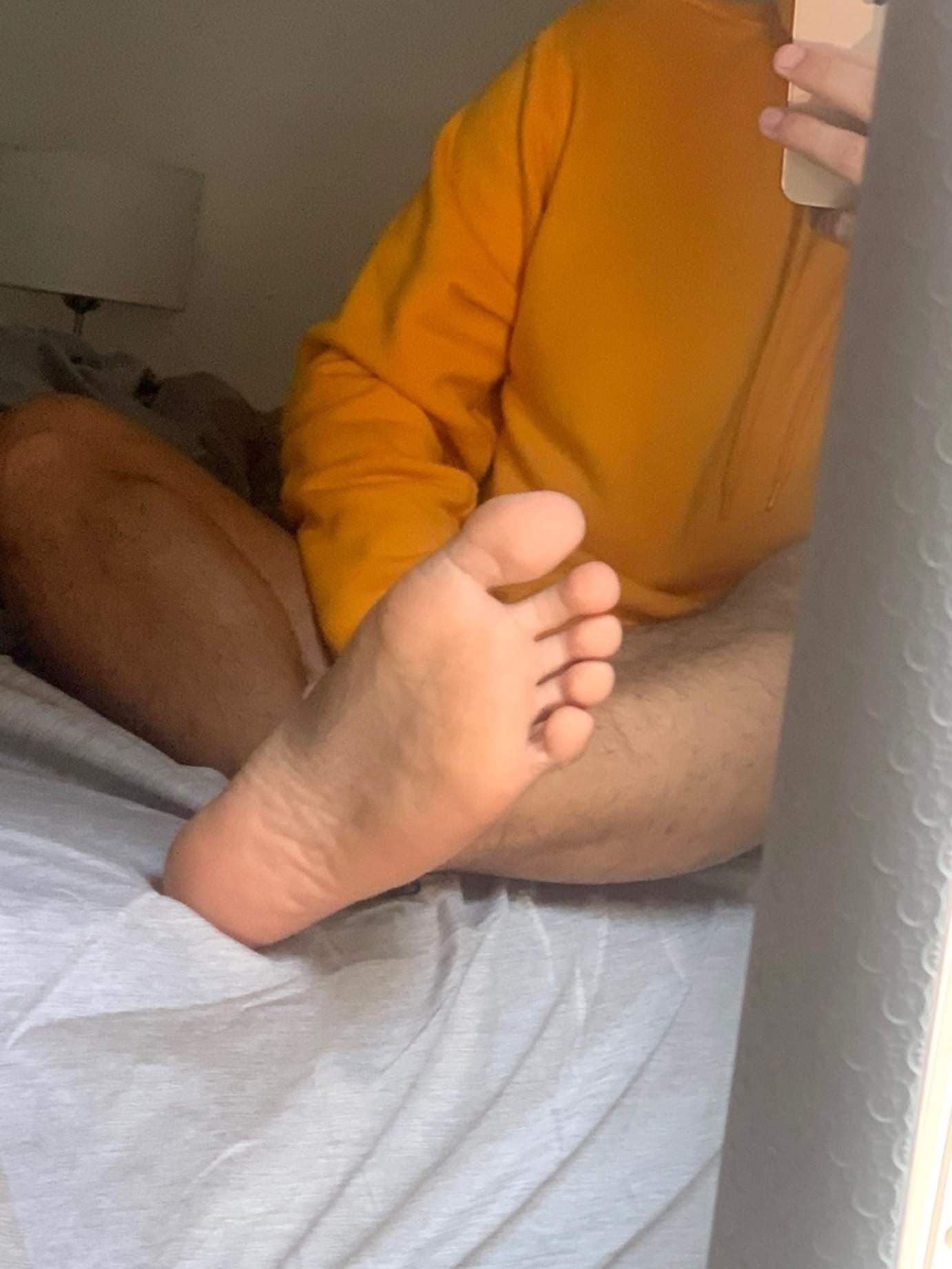 Santiago Feet lover🤤