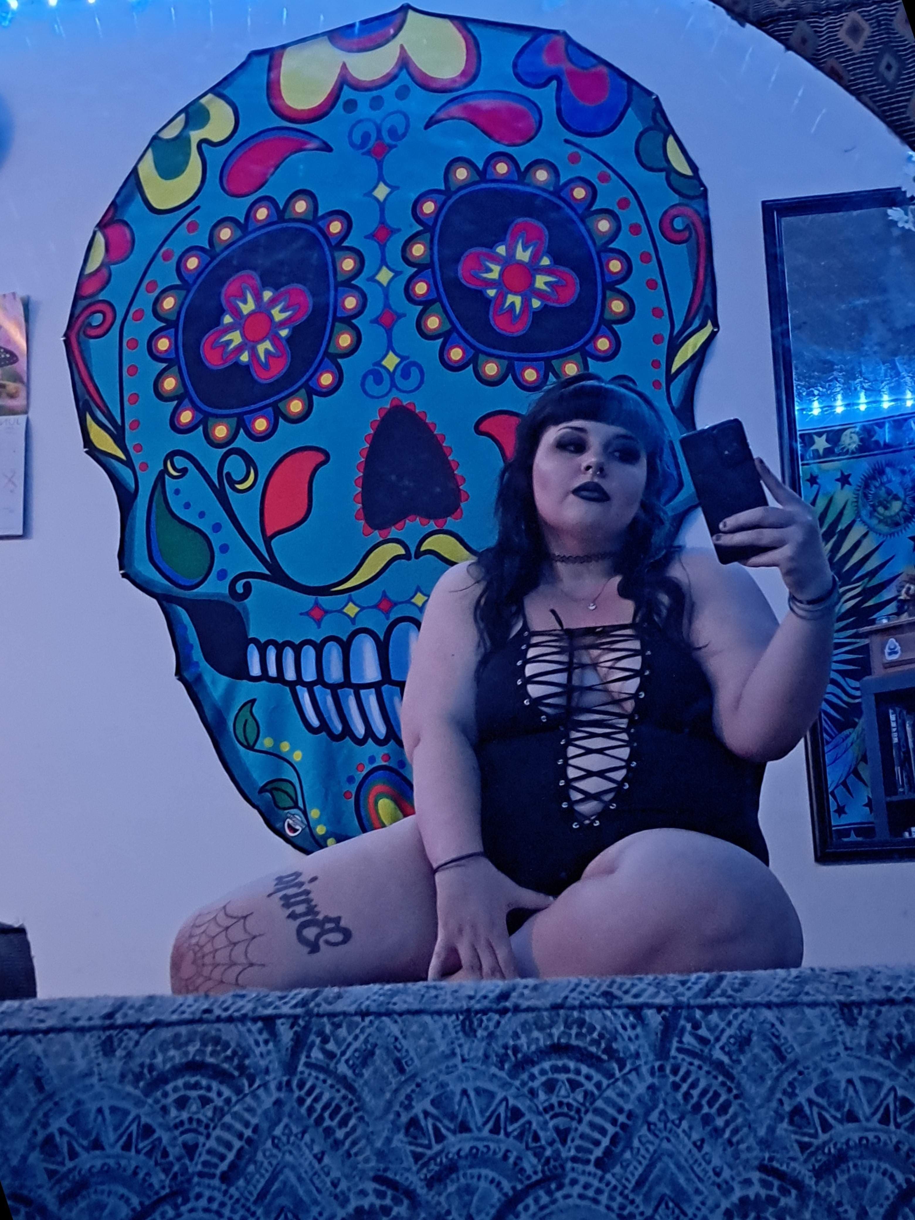 Thicc mama 🖤
