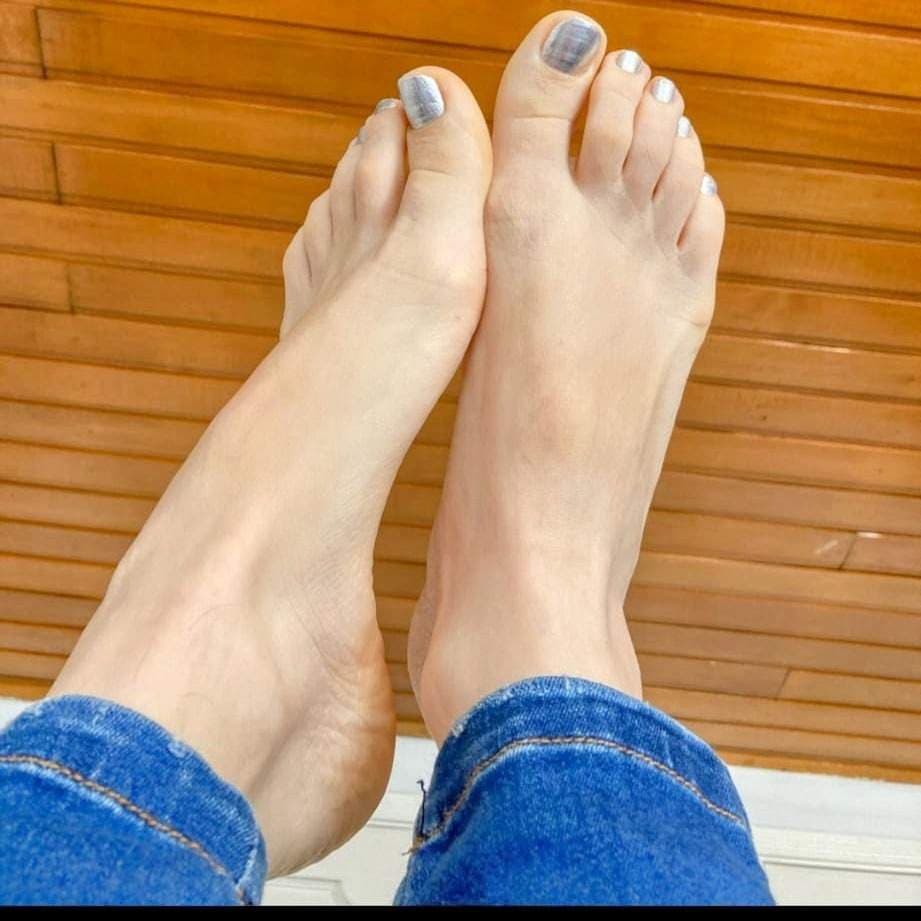 Paulina's Feet - Colombian white meat