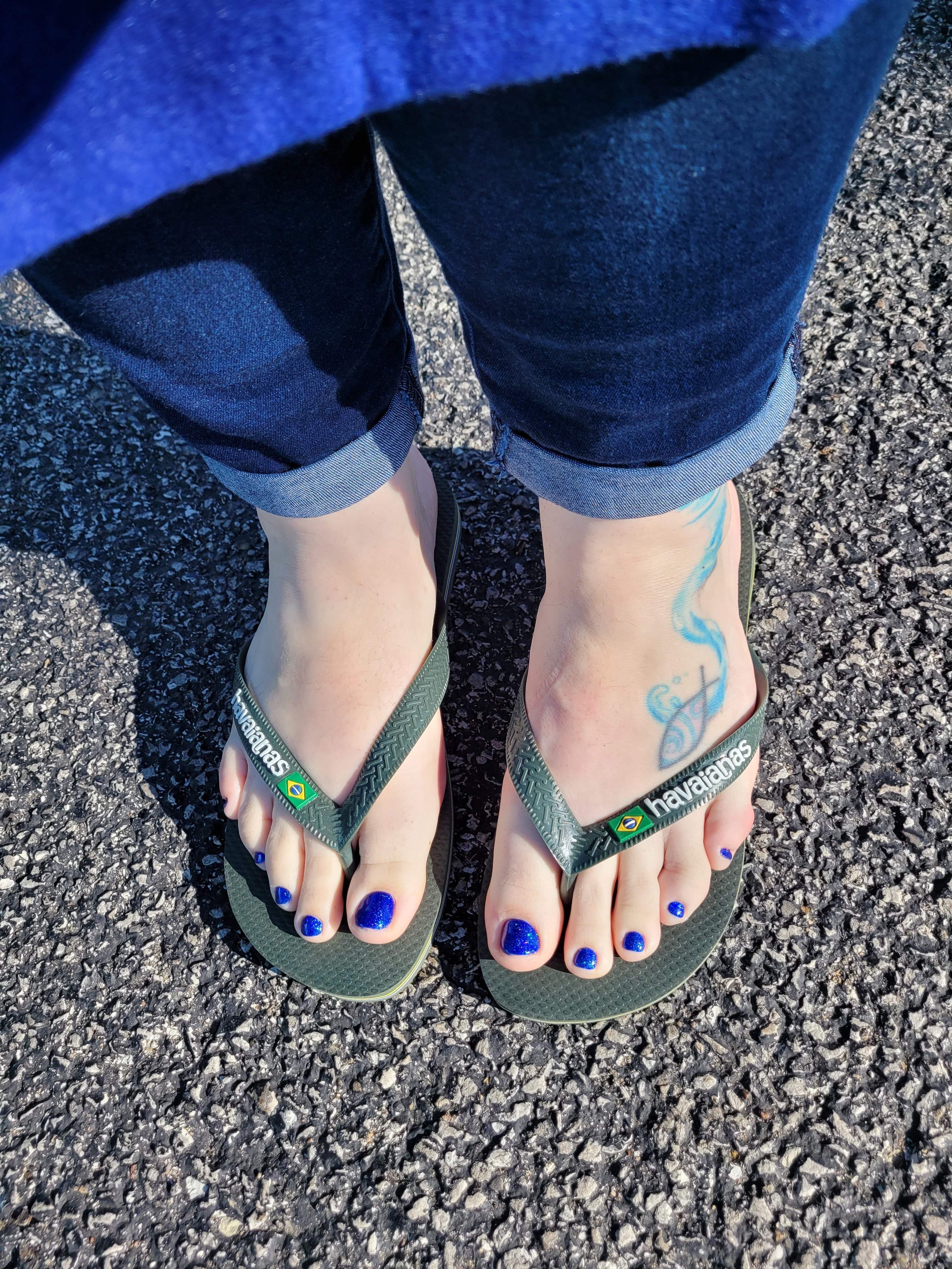 Feet and Frills