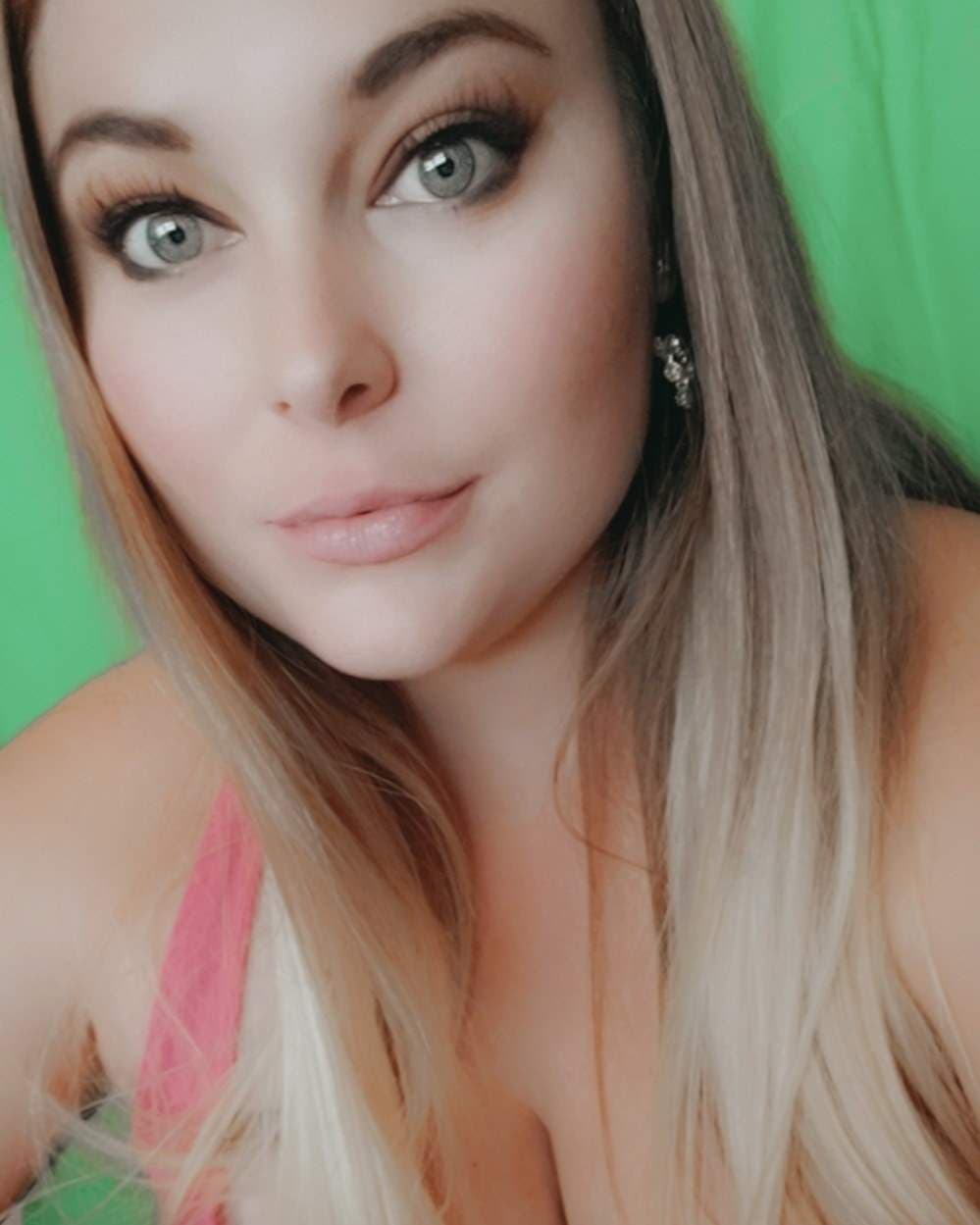 Nikki.D