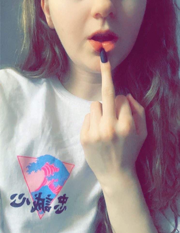 Pale Petite