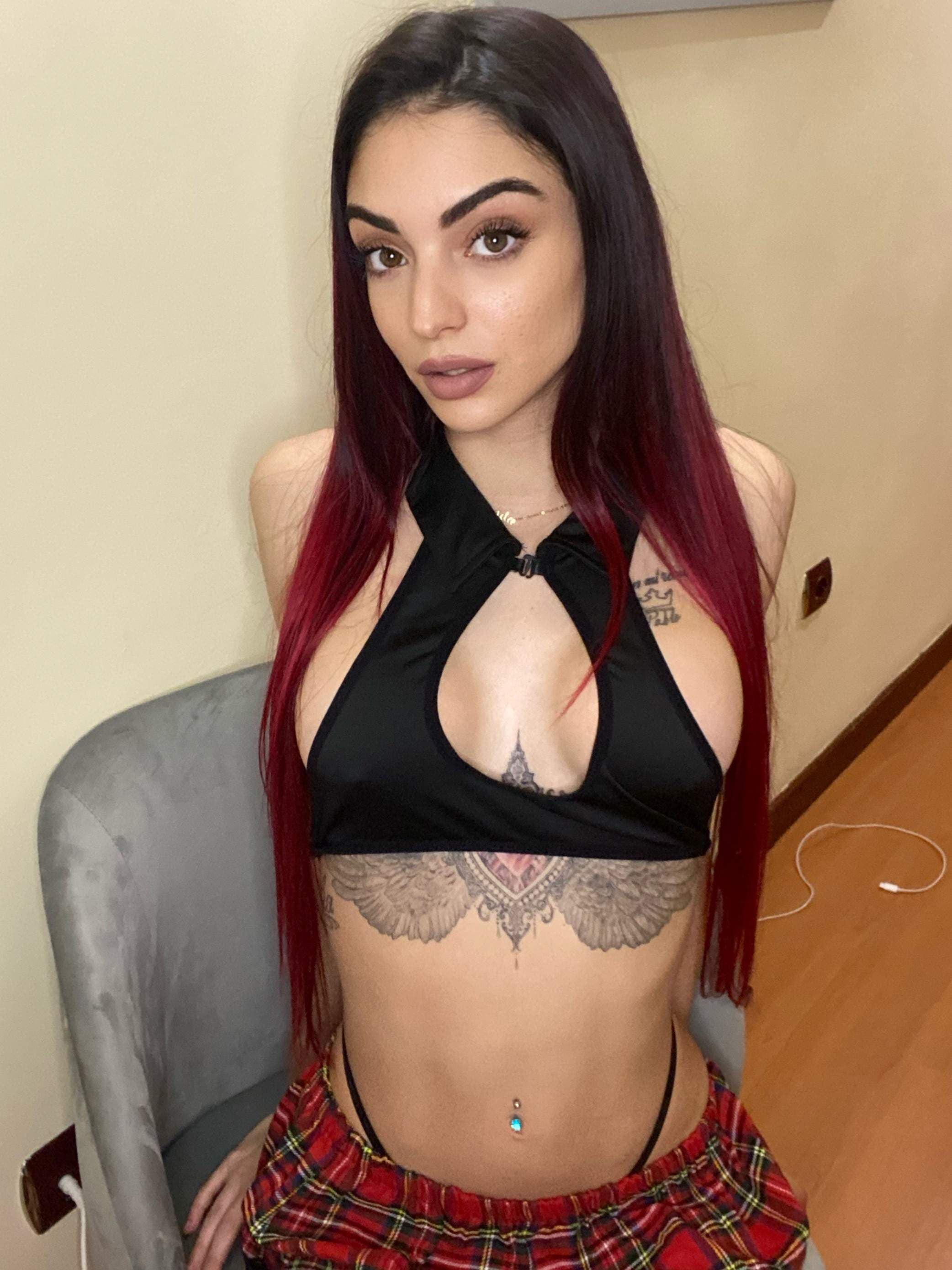 18 REAL y.o VIDEOCALL CUSTOMS 🔥