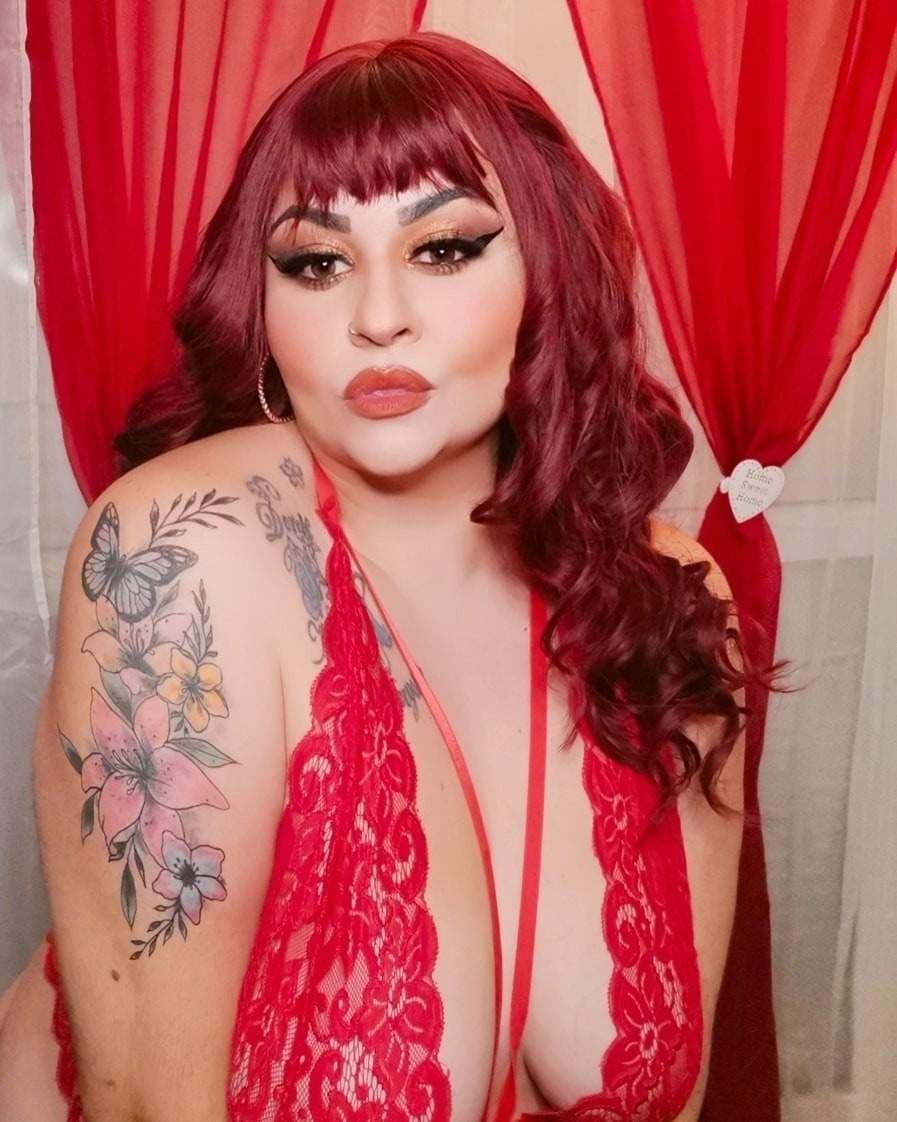 Curvy Queen