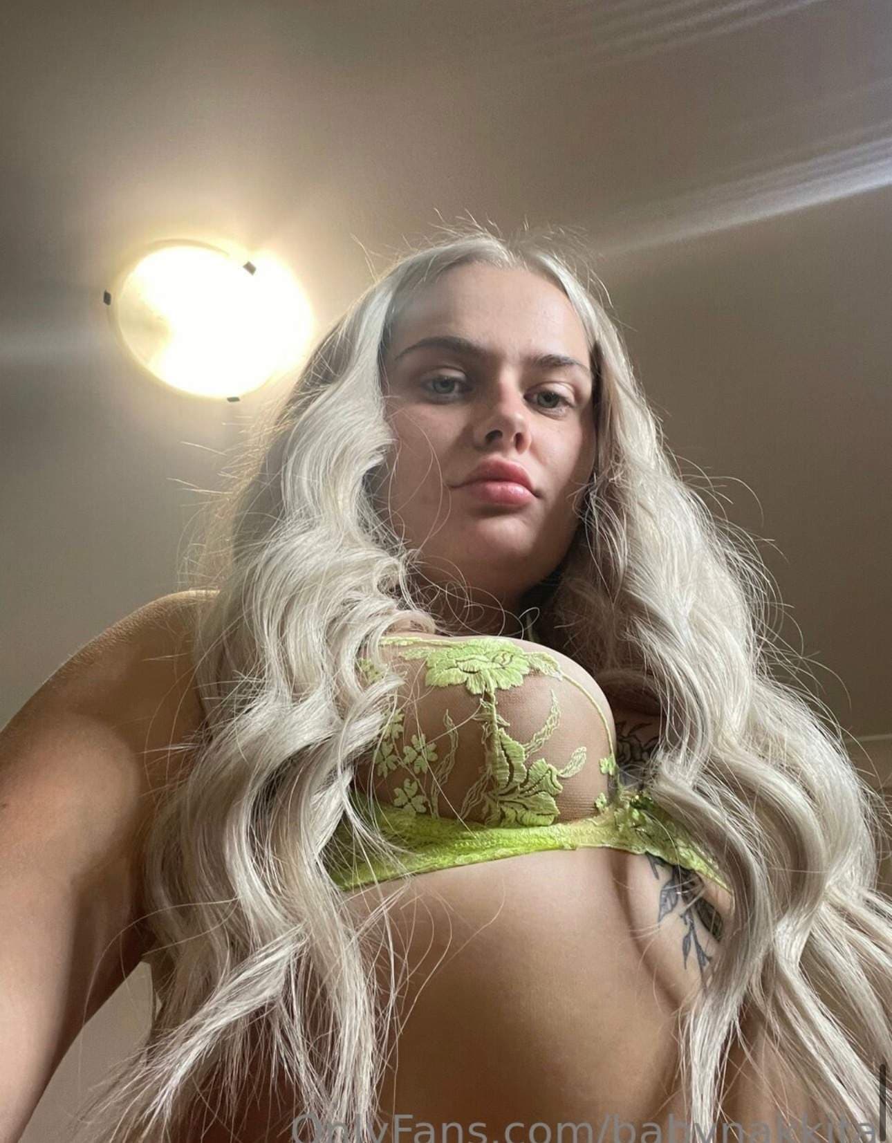 naughty nikki 😈😈