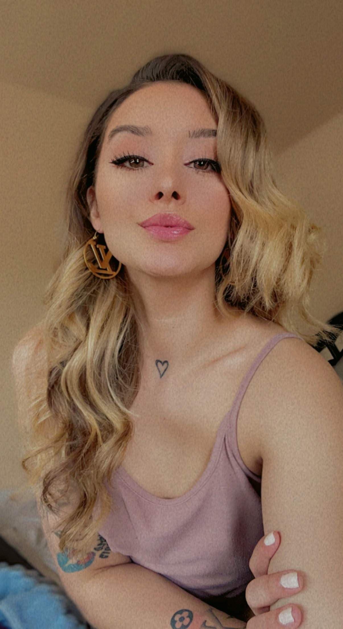 LadiaJunee