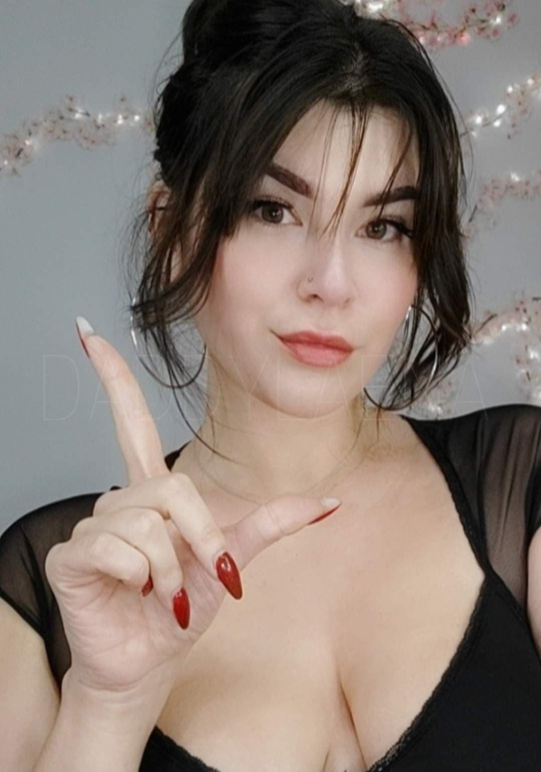 • 𝐿𝑎𝑒𝑛𝑎 •