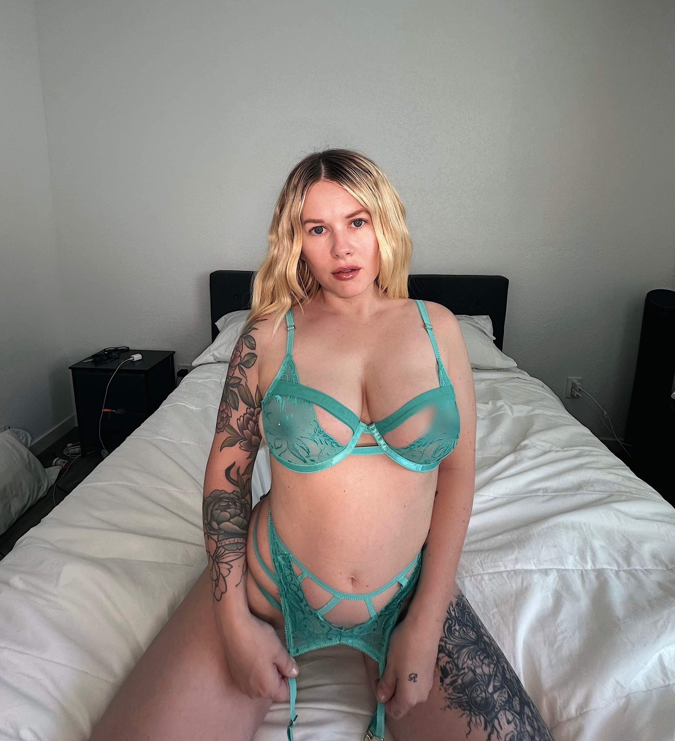 Brooke Ivory- NO PPV