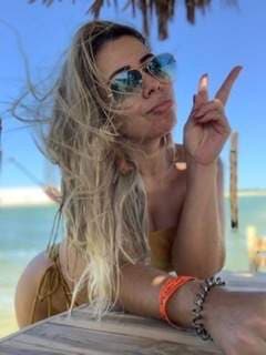 Jana borboleta azul 🦋