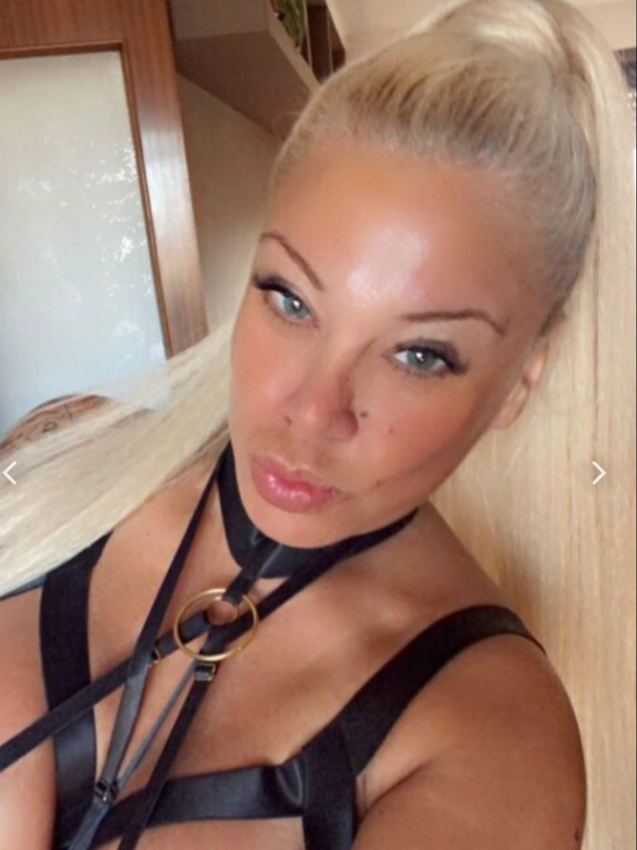 ALEXA 𝑻𝒉𝒆 SŁᵾŦ 🍆💦 MØMMɎ 👑🅲🆄🆂🆃🅾︎🅼 🆀🆄🅴🅴🅽👑