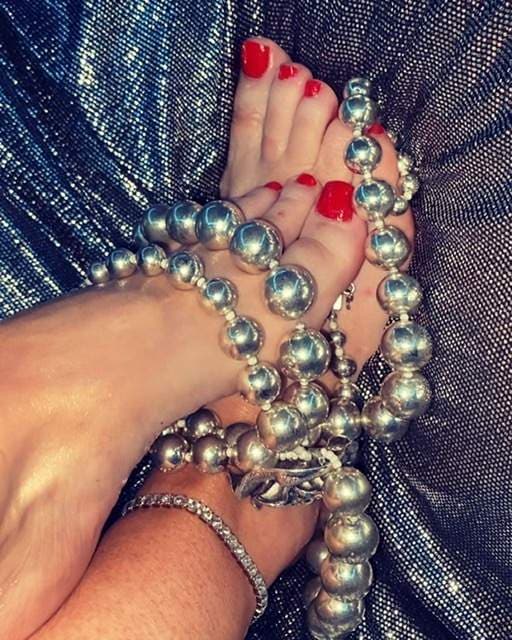 Miss slave4u