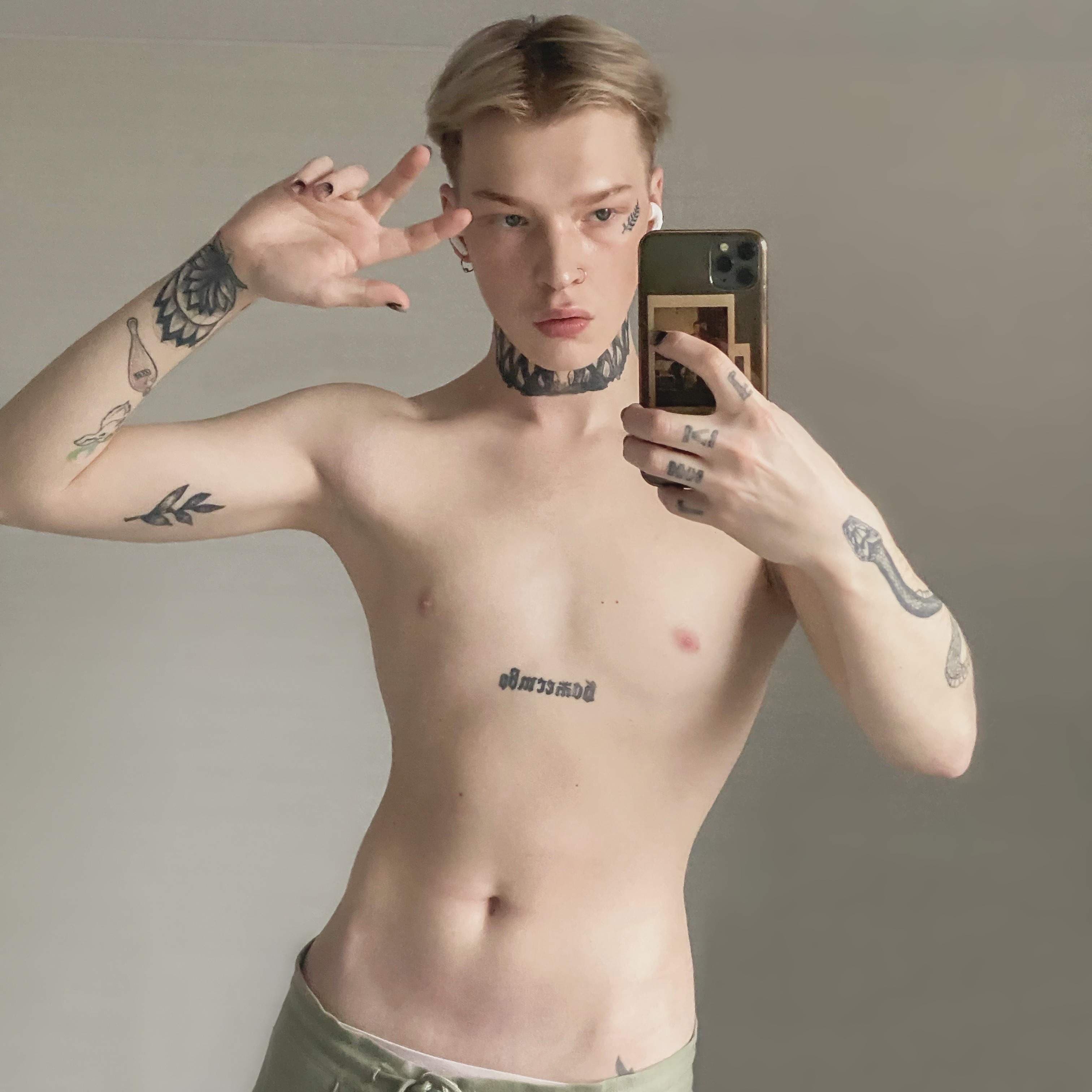HOT BOY TWINK