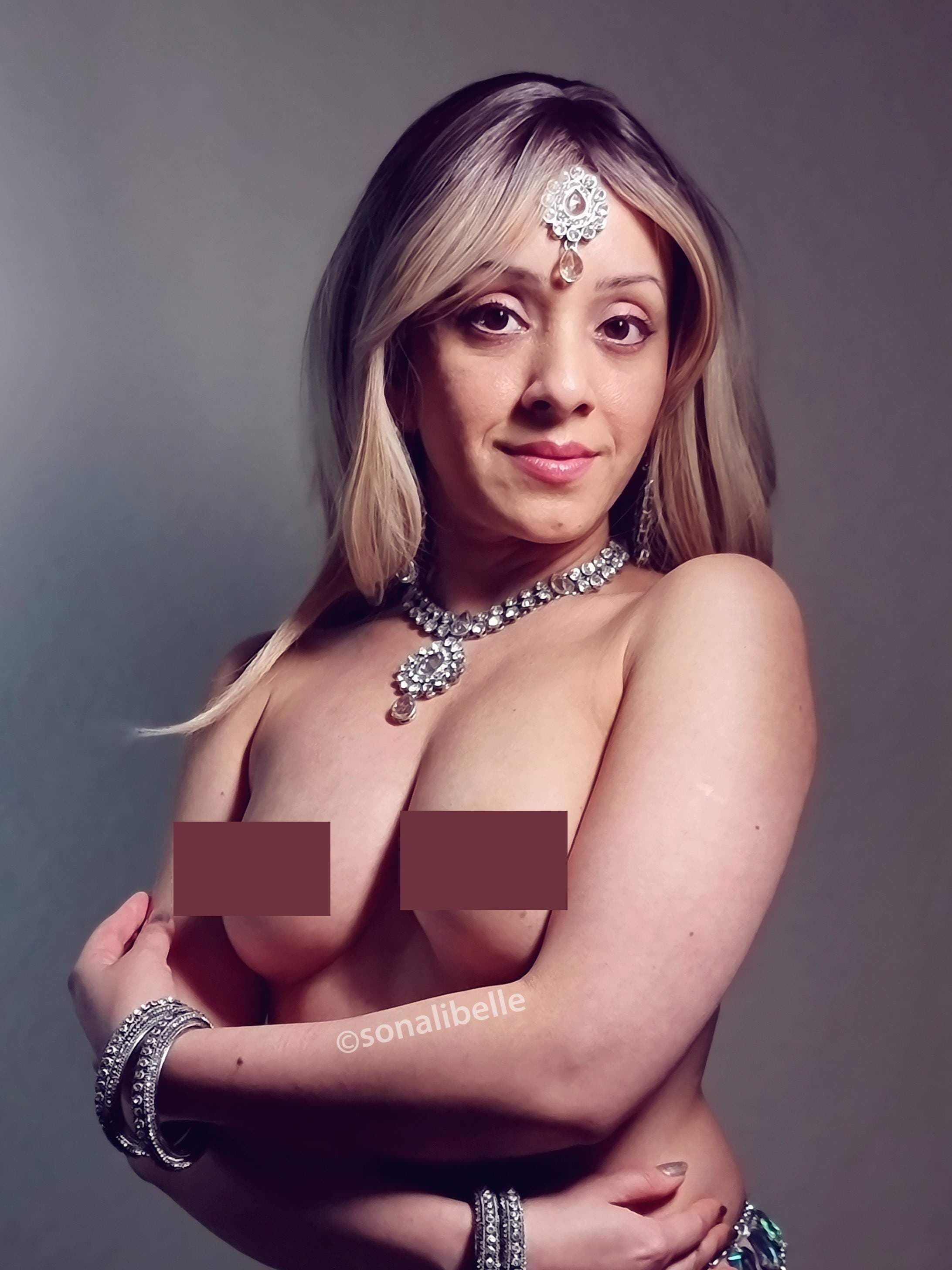 Sonali Belle (VIP)