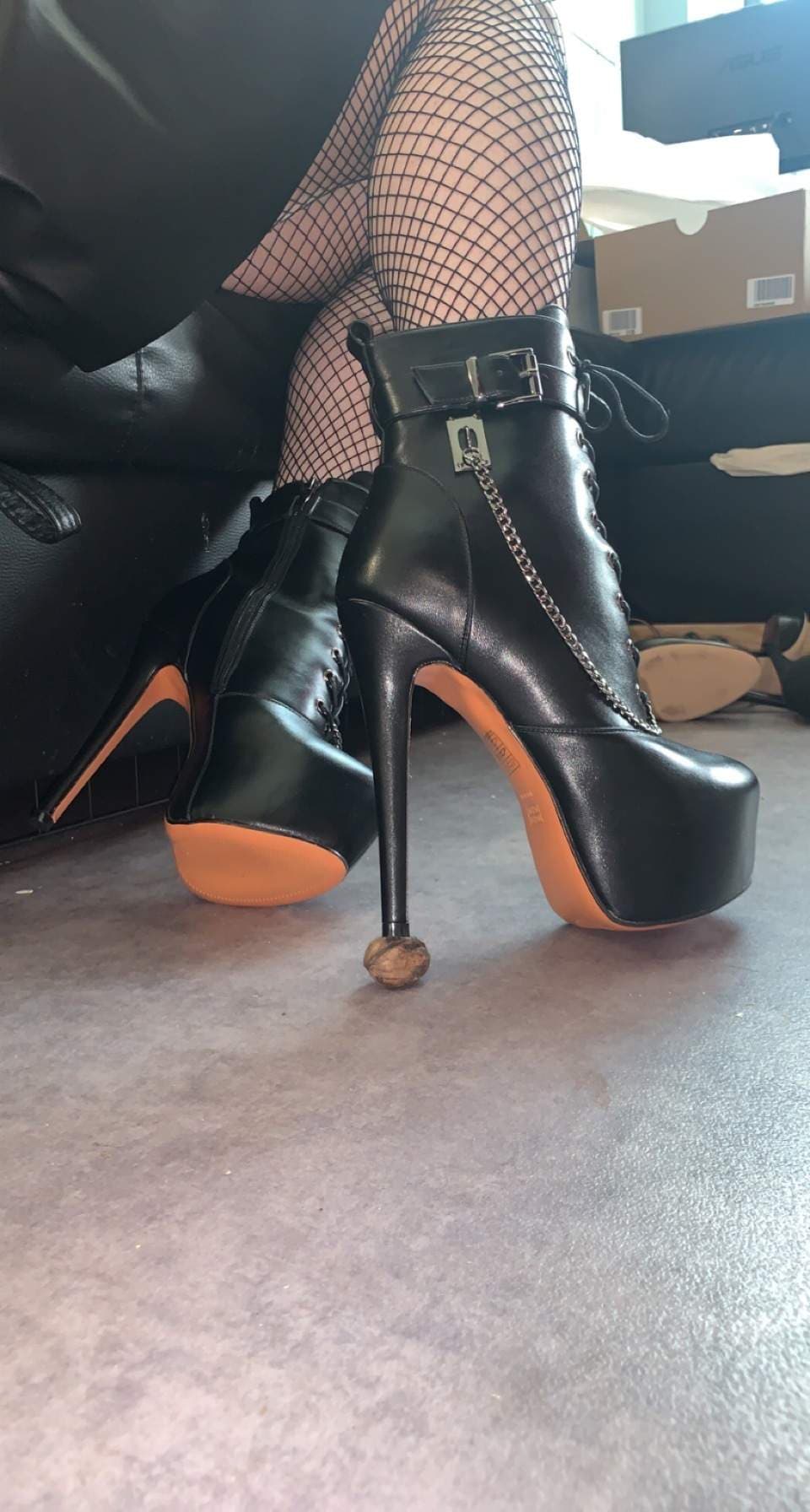 Heelya