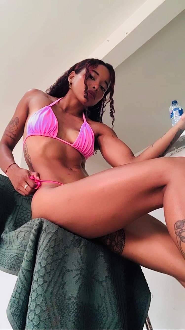 Kelly thomson