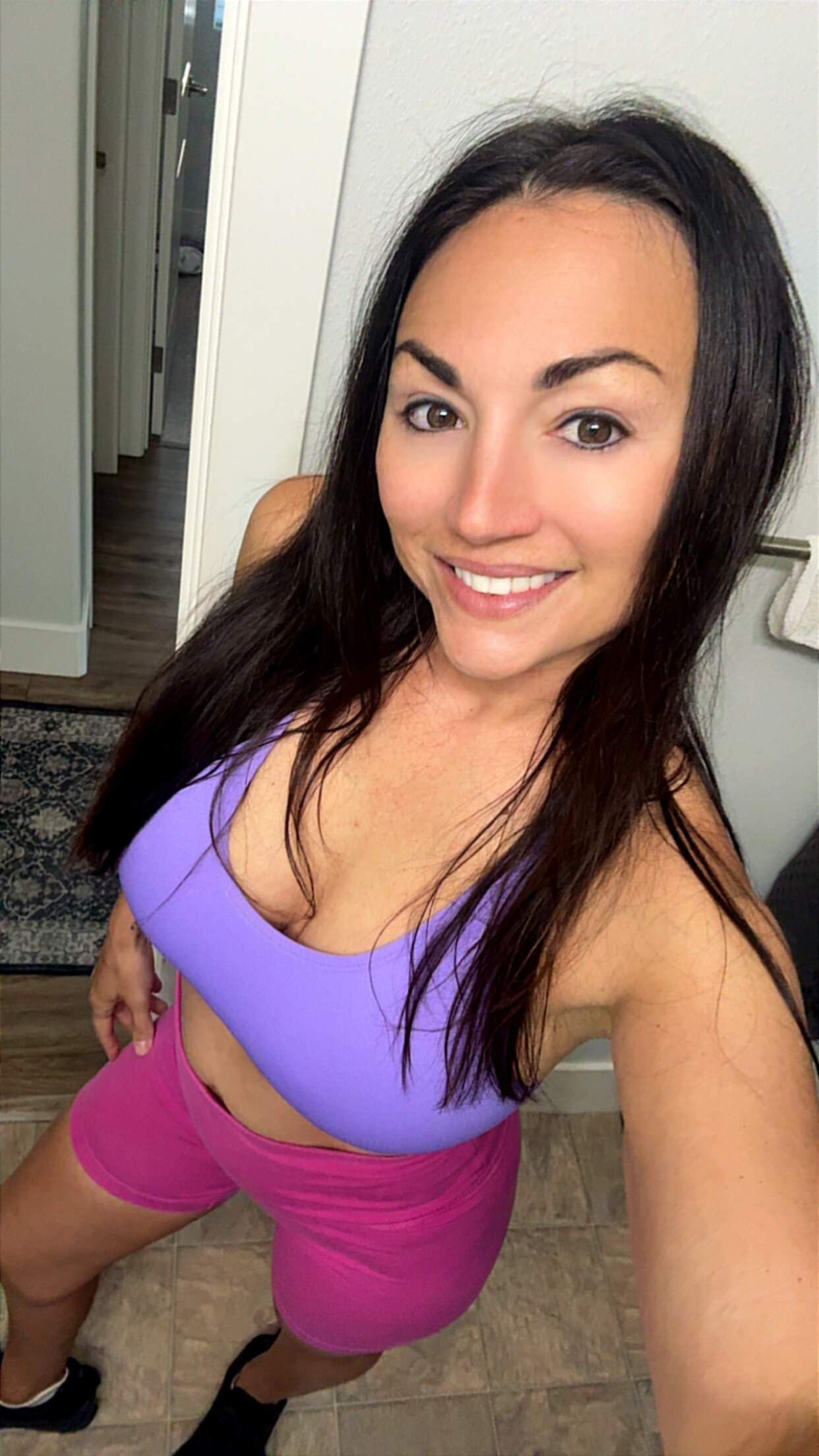 Breeze Flexin SFW