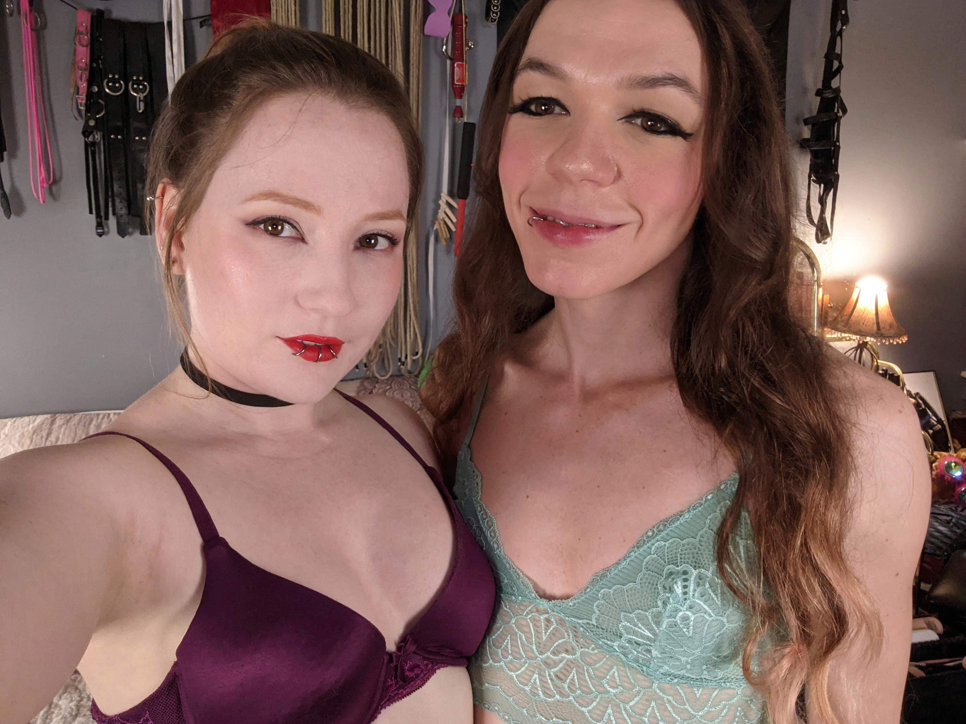 Lilith & Soleil🌈Kinky trans/cis couple👯
