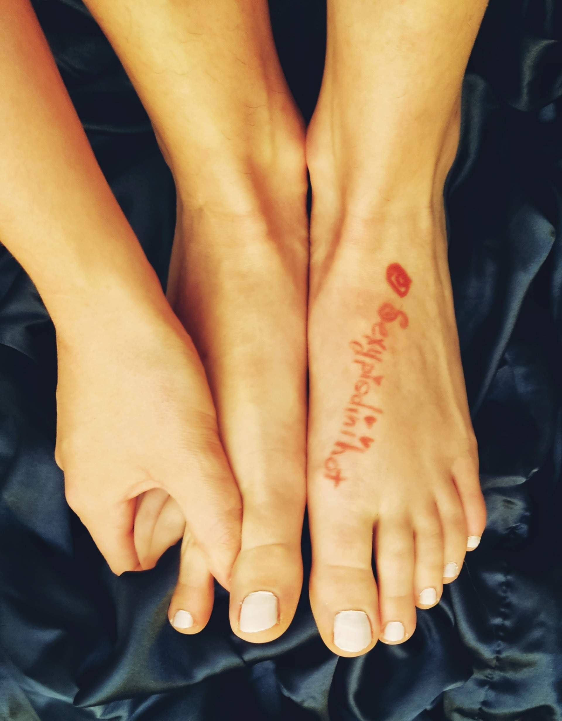 sellingfeetpicstodaddys🥺