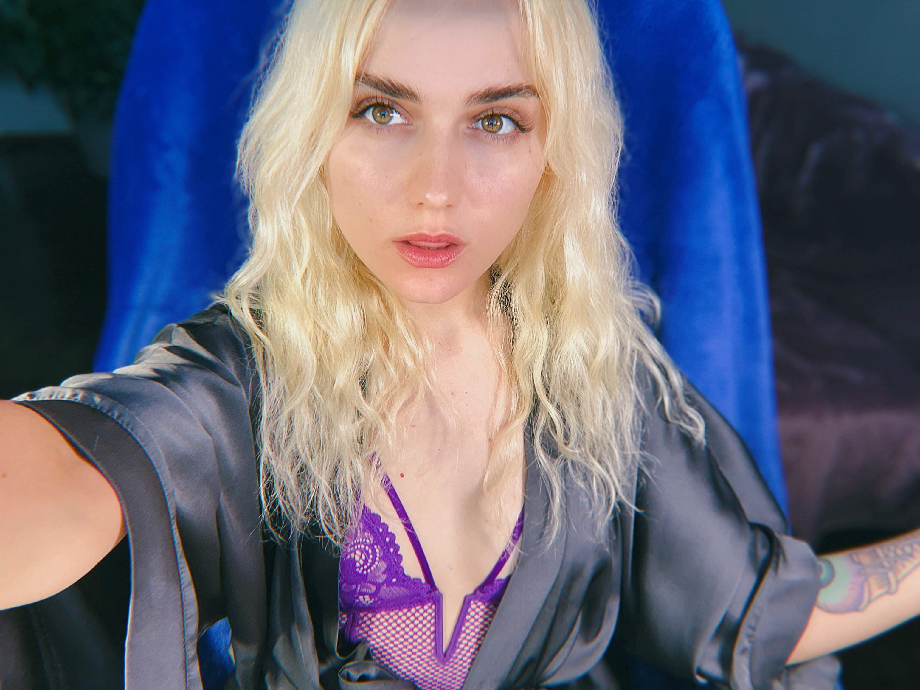 Lana Haze 💙💛