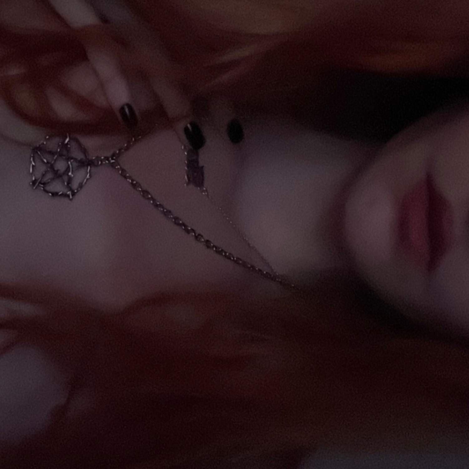<3