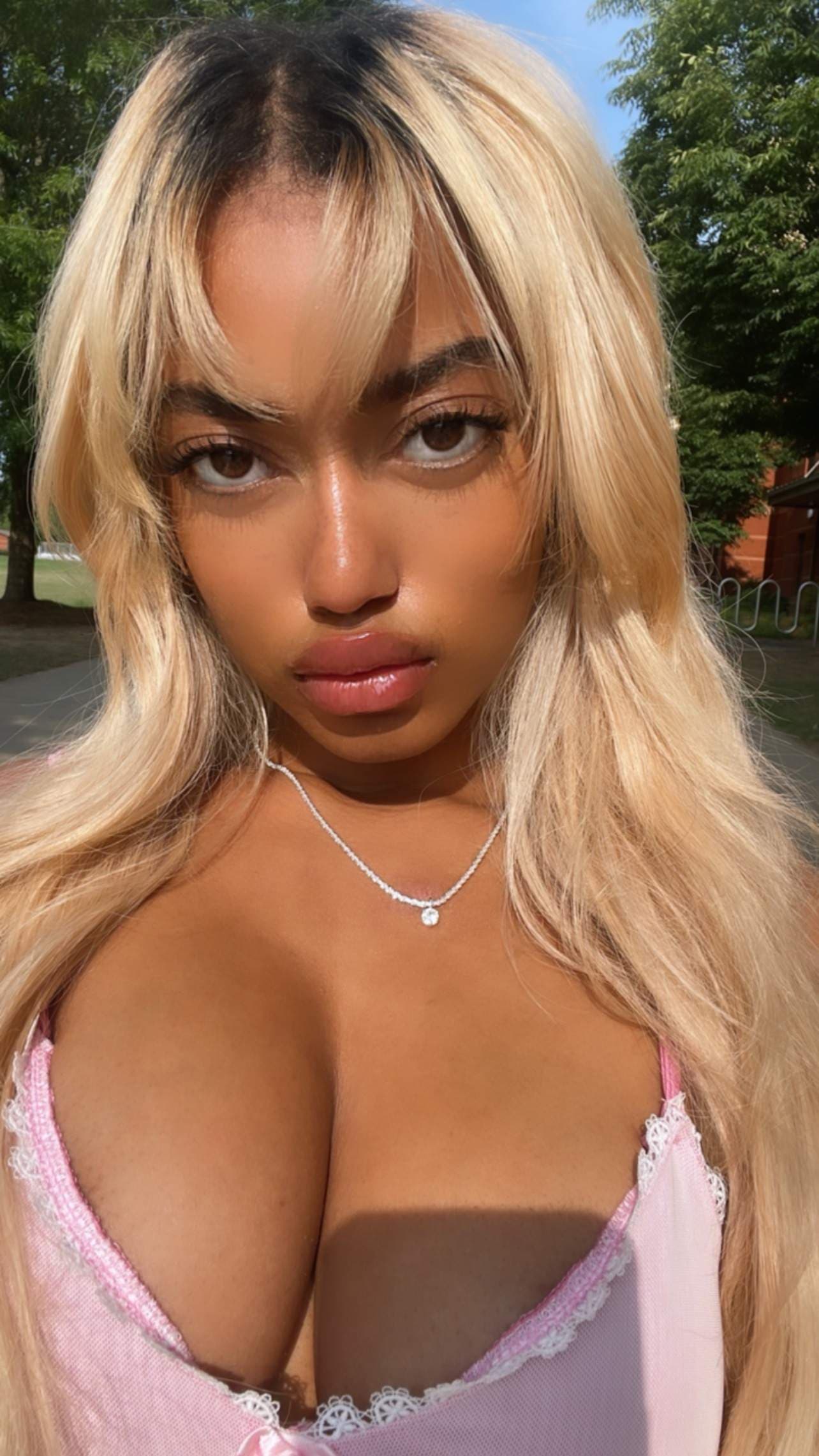 April 💋