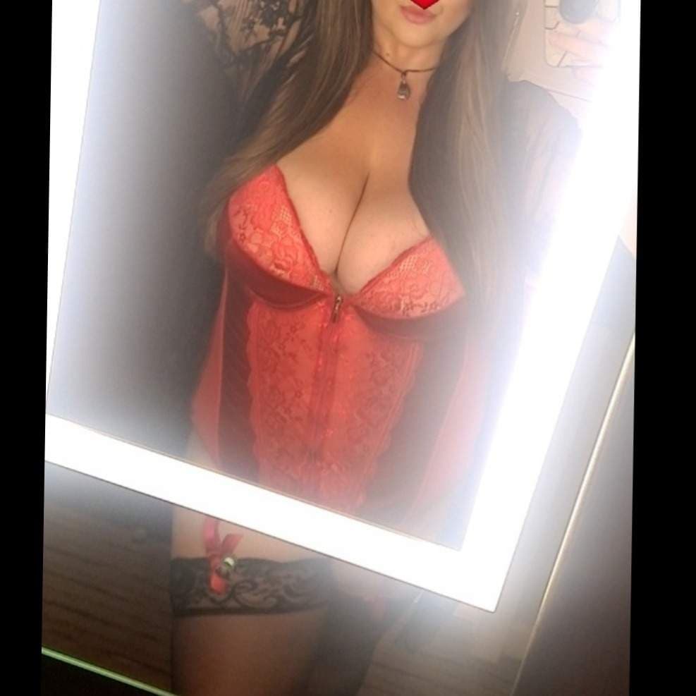 Curvy Queen