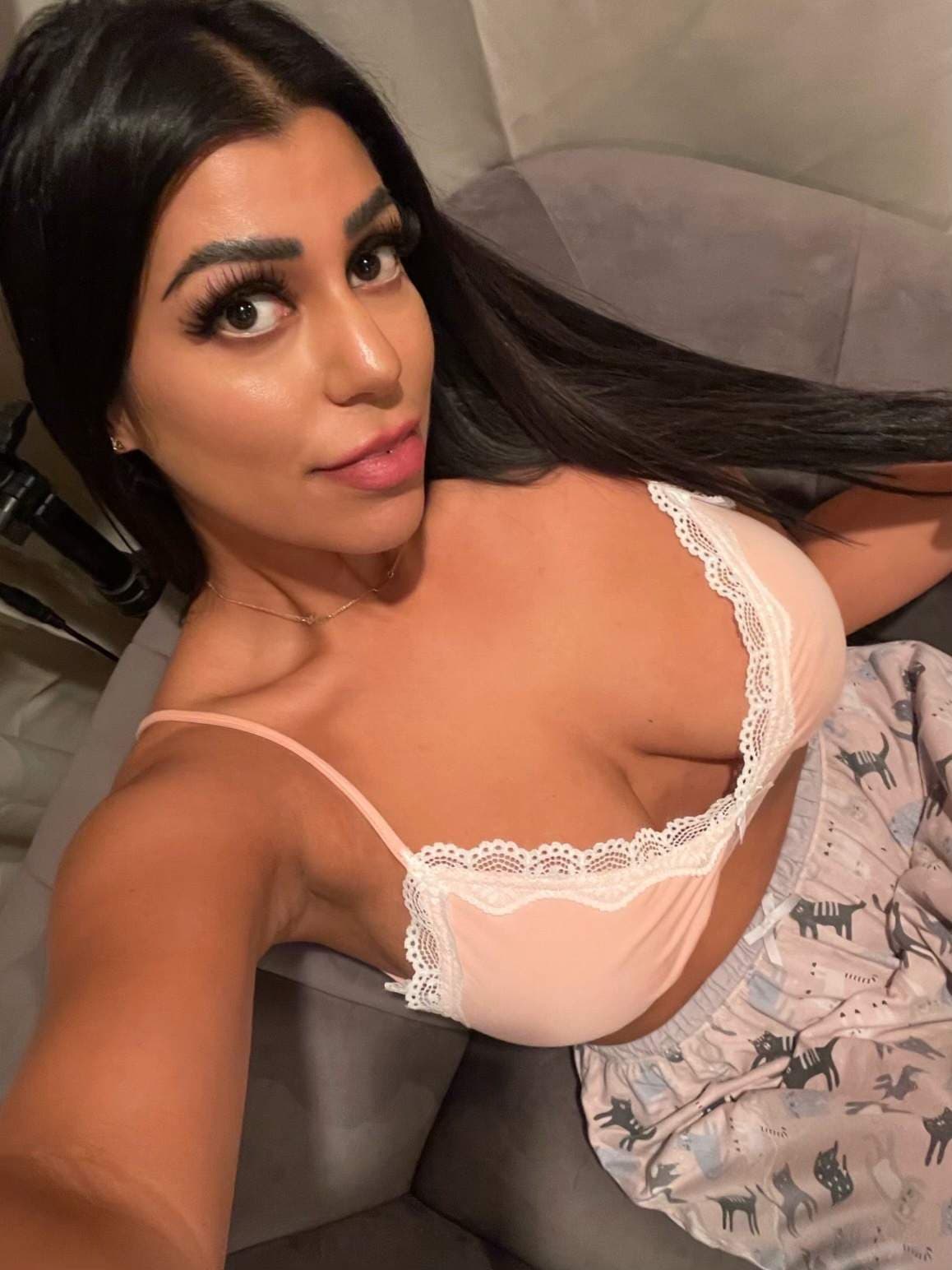 Briana Lee