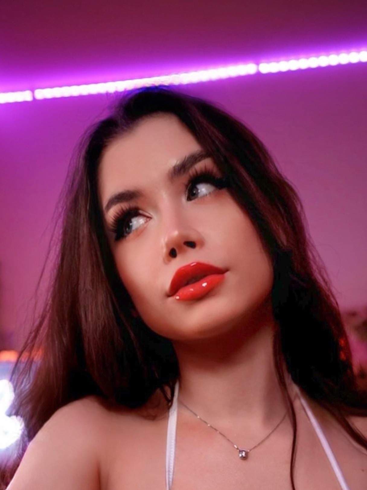 Laurel🌺𝗖𝗵𝗲𝗰𝗸 𝗺𝘆 𝗽𝗶𝗻𝘀🍯