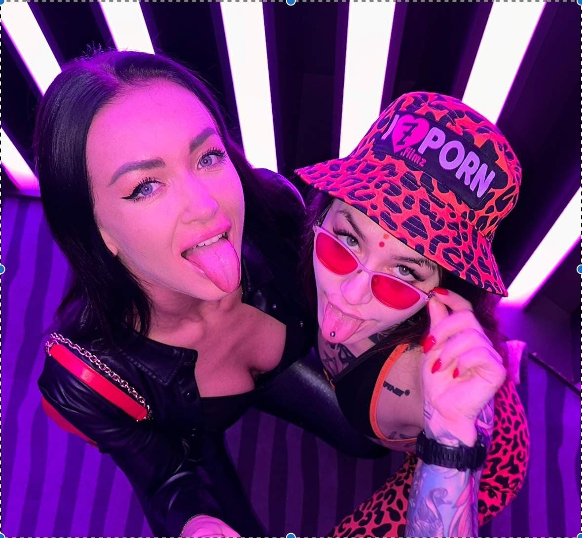 RATED BEST POV CONTENT  🧡🖤
