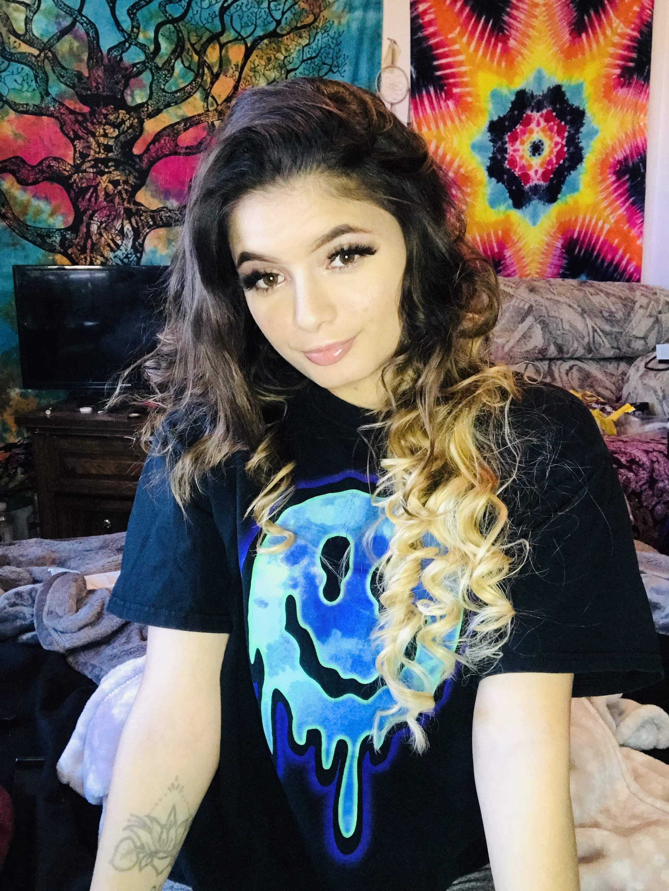 Luna moon ❤️💦🦋 come buy From me daddy