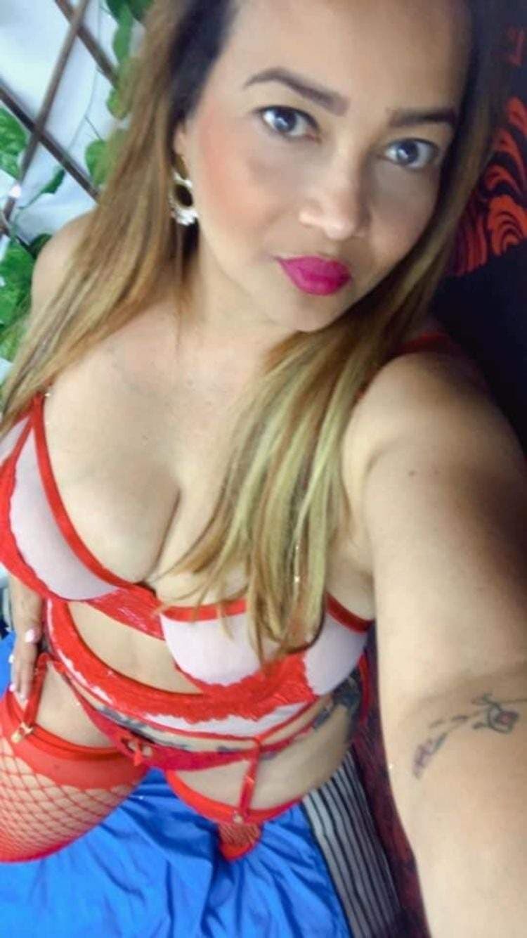Ammie Petite Chica